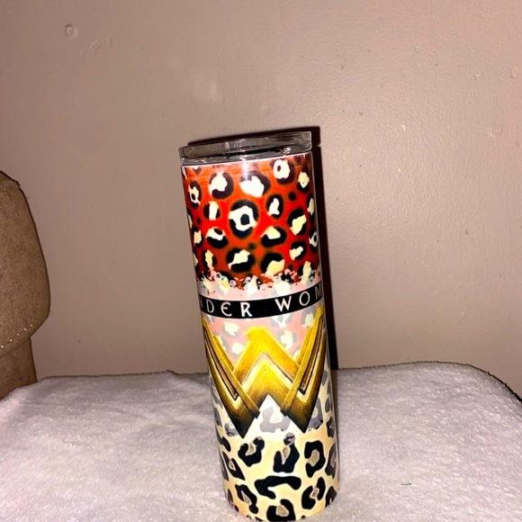 NWT Wonderwoman Leopard print red& tan/cream color w/Gold WonderWoman logo - Picture 2 of 6